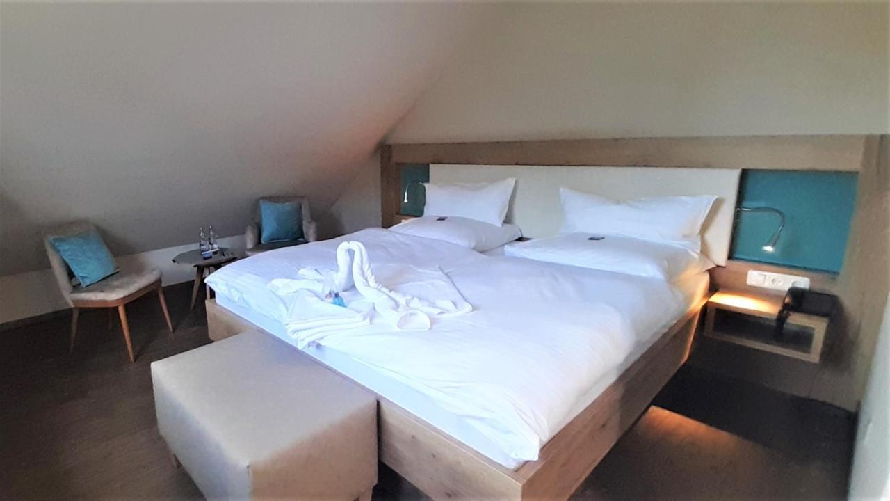 Hotel & Restaurant Lenzer Krug Malchow  Bagian luar foto