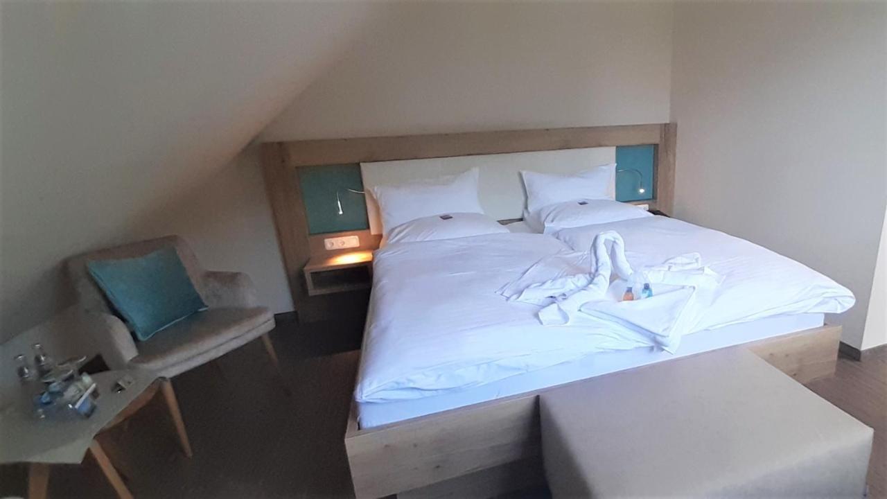 Hotel & Restaurant Lenzer Krug Malchow  Bagian luar foto
