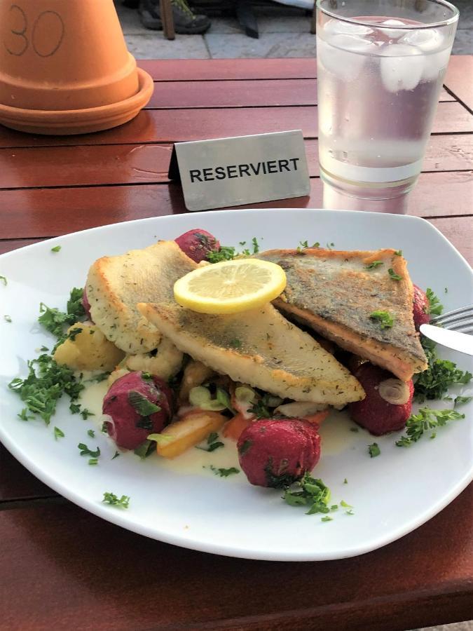 Hotel & Restaurant Lenzer Krug Malchow  Bagian luar foto