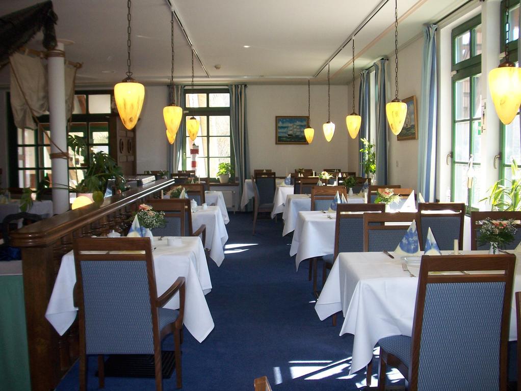Hotel & Restaurant Lenzer Krug Malchow  Bagian luar foto