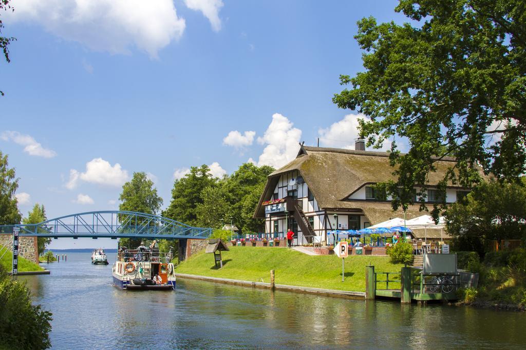 Hotel & Restaurant Lenzer Krug Malchow  Bagian luar foto