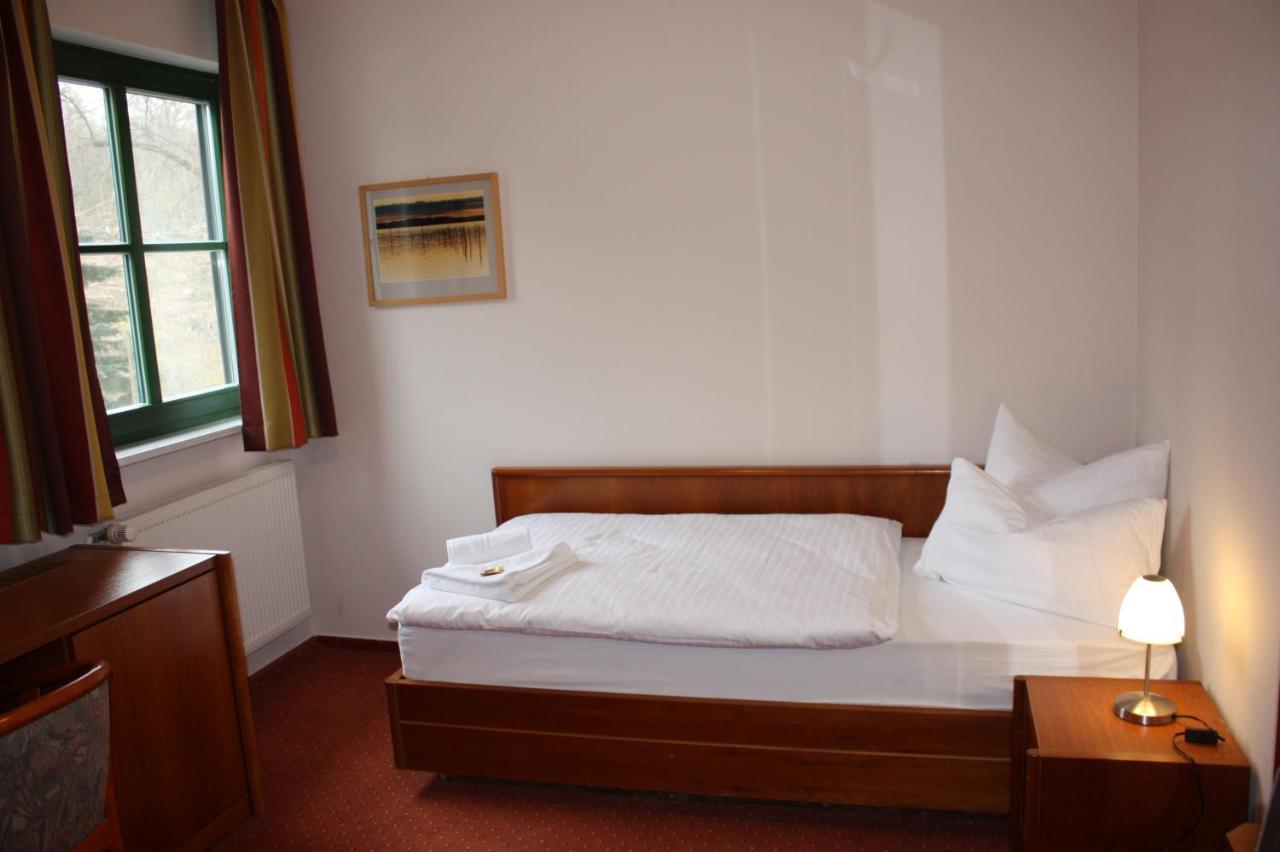 Hotel & Restaurant Lenzer Krug Malchow  Bagian luar foto
