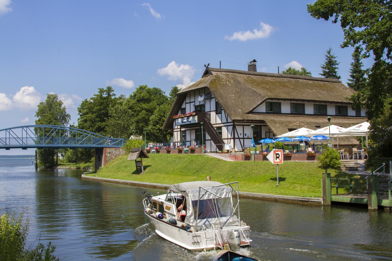 Hotel & Restaurant Lenzer Krug Malchow  Bagian luar foto